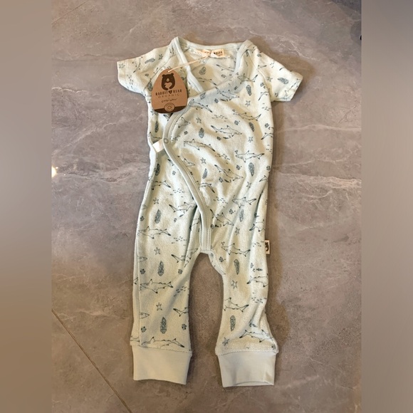 NWT Rabbit + Bear organic by Emily & Oliver 6-9m one piece jumpsuit mint green - Picture 2 of 10